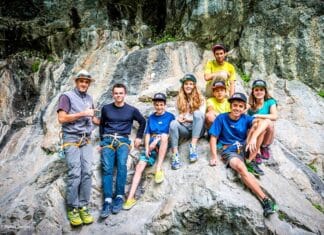 L'escalade, une activité ludique et éducative en colonie de vacances
