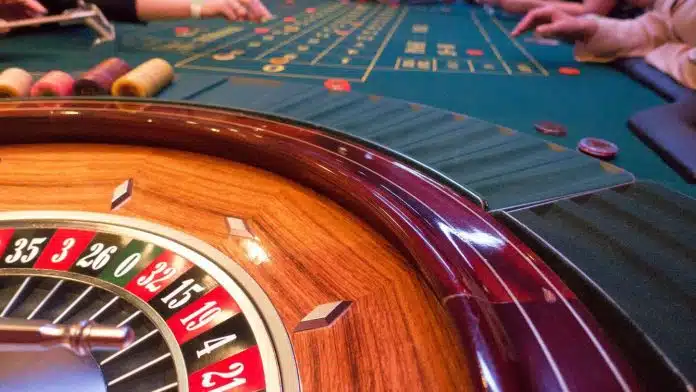 Comment se joue le jeu de casino Gold Bar Roulette ?